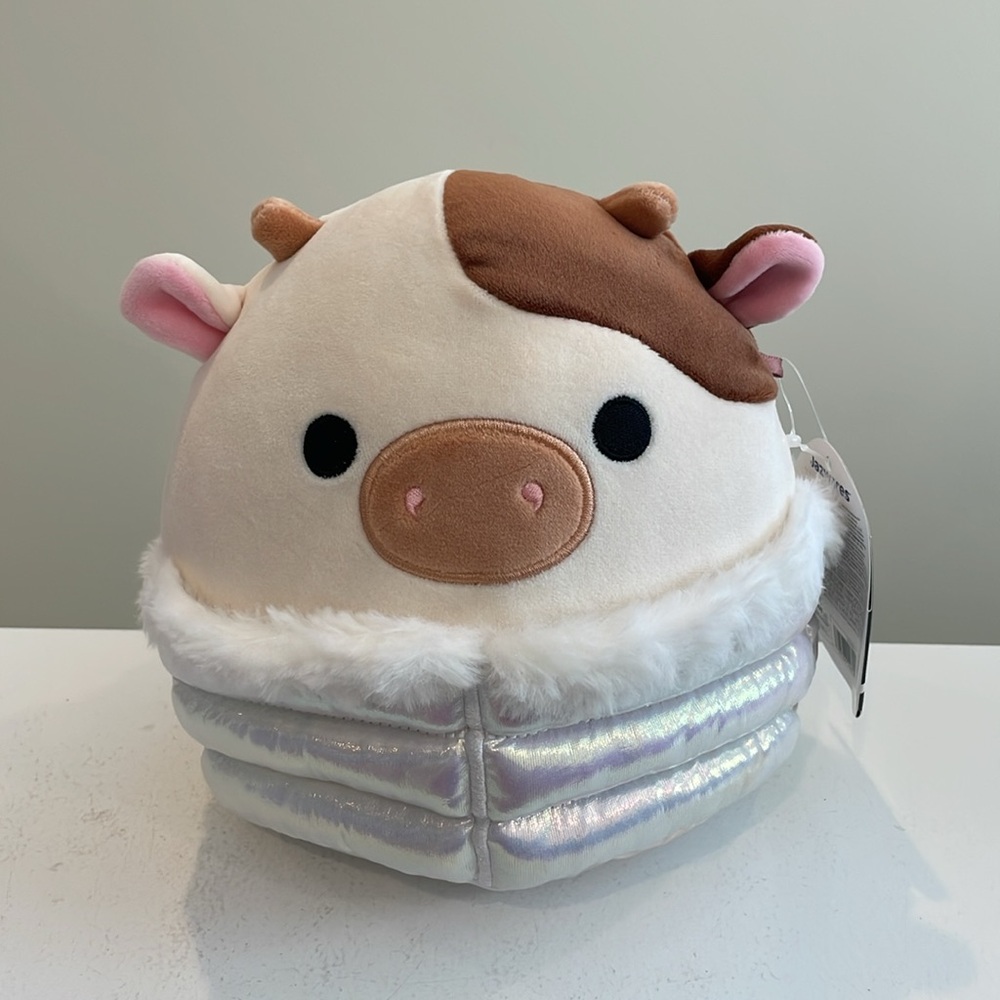 NWT 8” Ronnie the Cow in Puffer Jscket Winter Squishmallow - Select Series